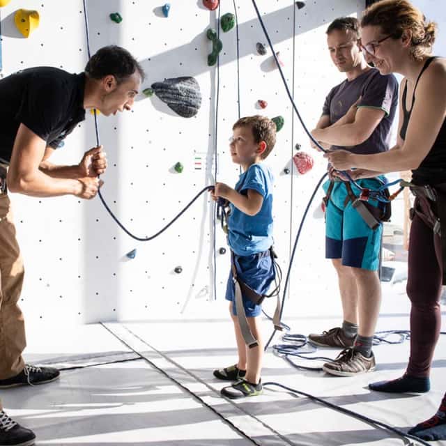 COURS EN FAMILLE